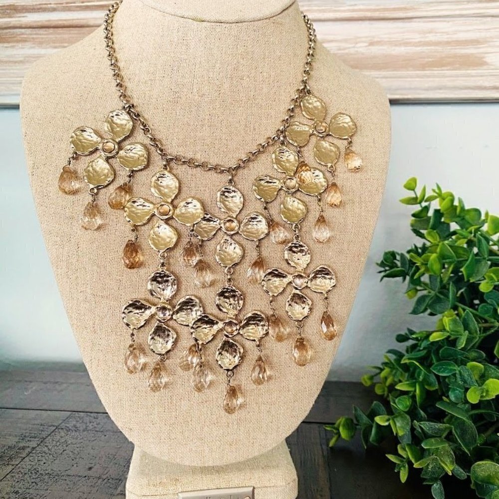 Banana Republic Daisy Floral Statement Necklace - Picture 2 of 7
